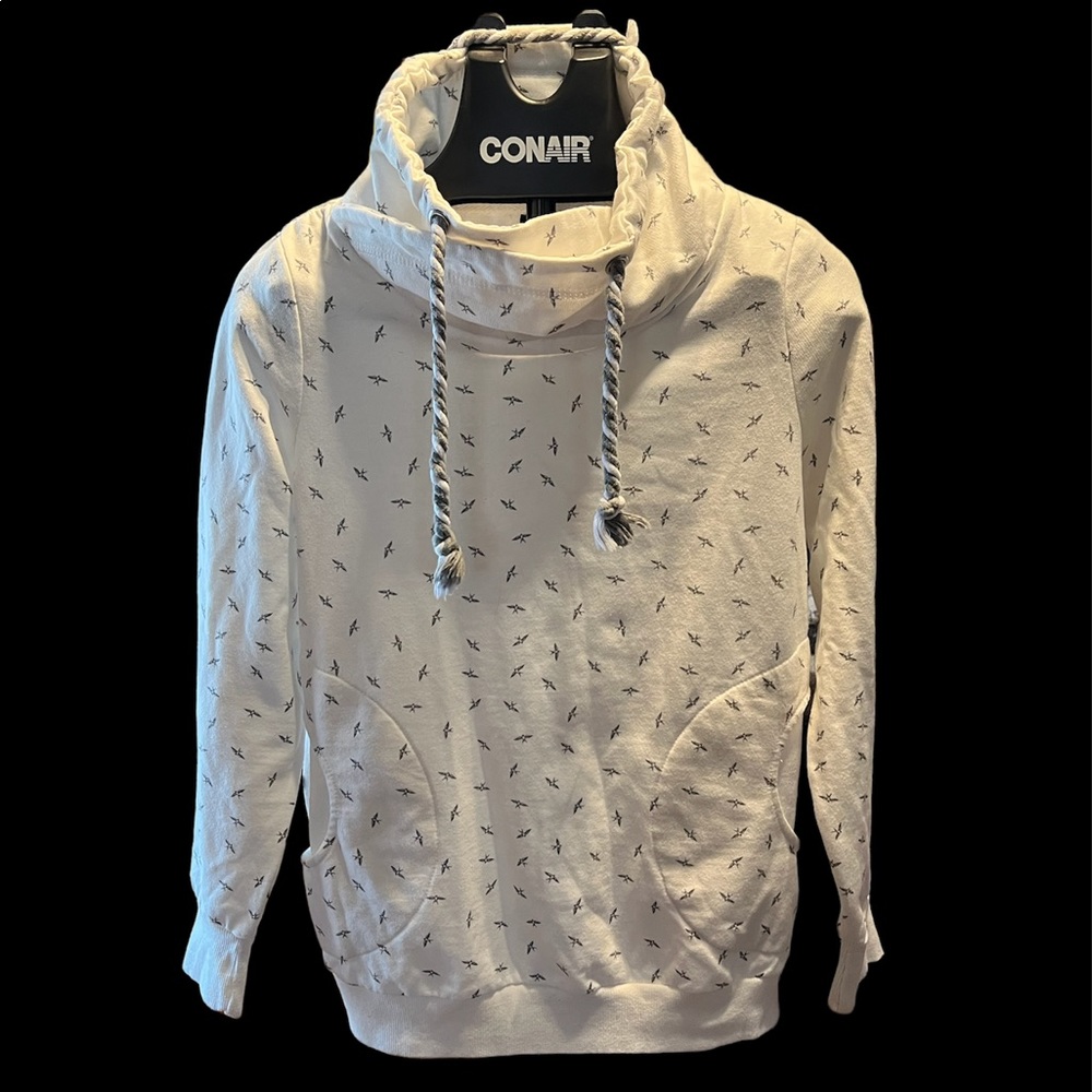 🌸Woman sweater size med🌸 3/$25
